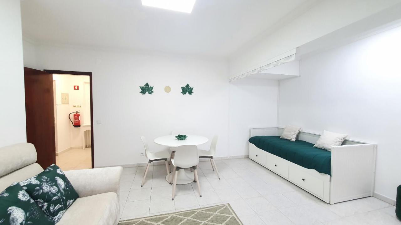 Caldas Da Rainha'S Green & White Esterno foto