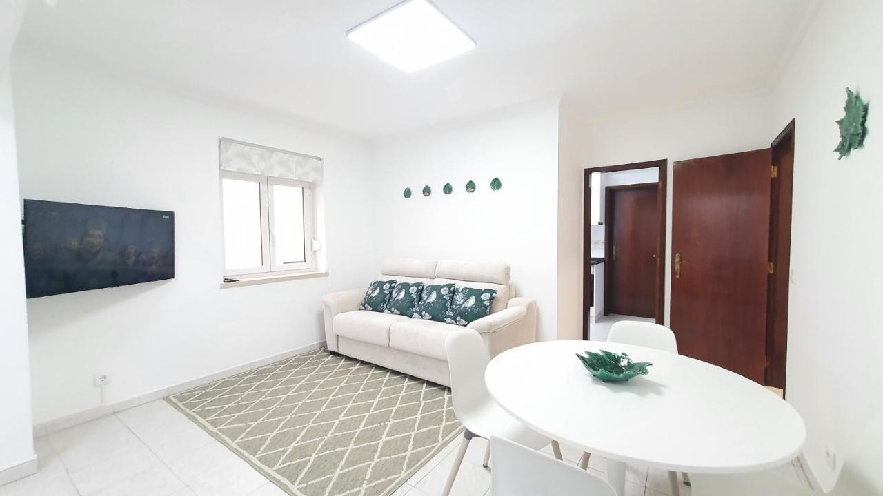 Caldas Da Rainha'S Green & White Esterno foto