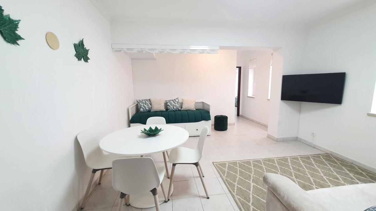 Caldas Da Rainha'S Green & White Esterno foto
